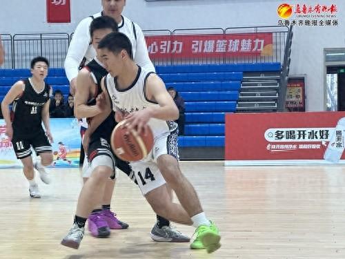 包含球场上的激烈比拼，国内篮球联赛势不可挡的词条