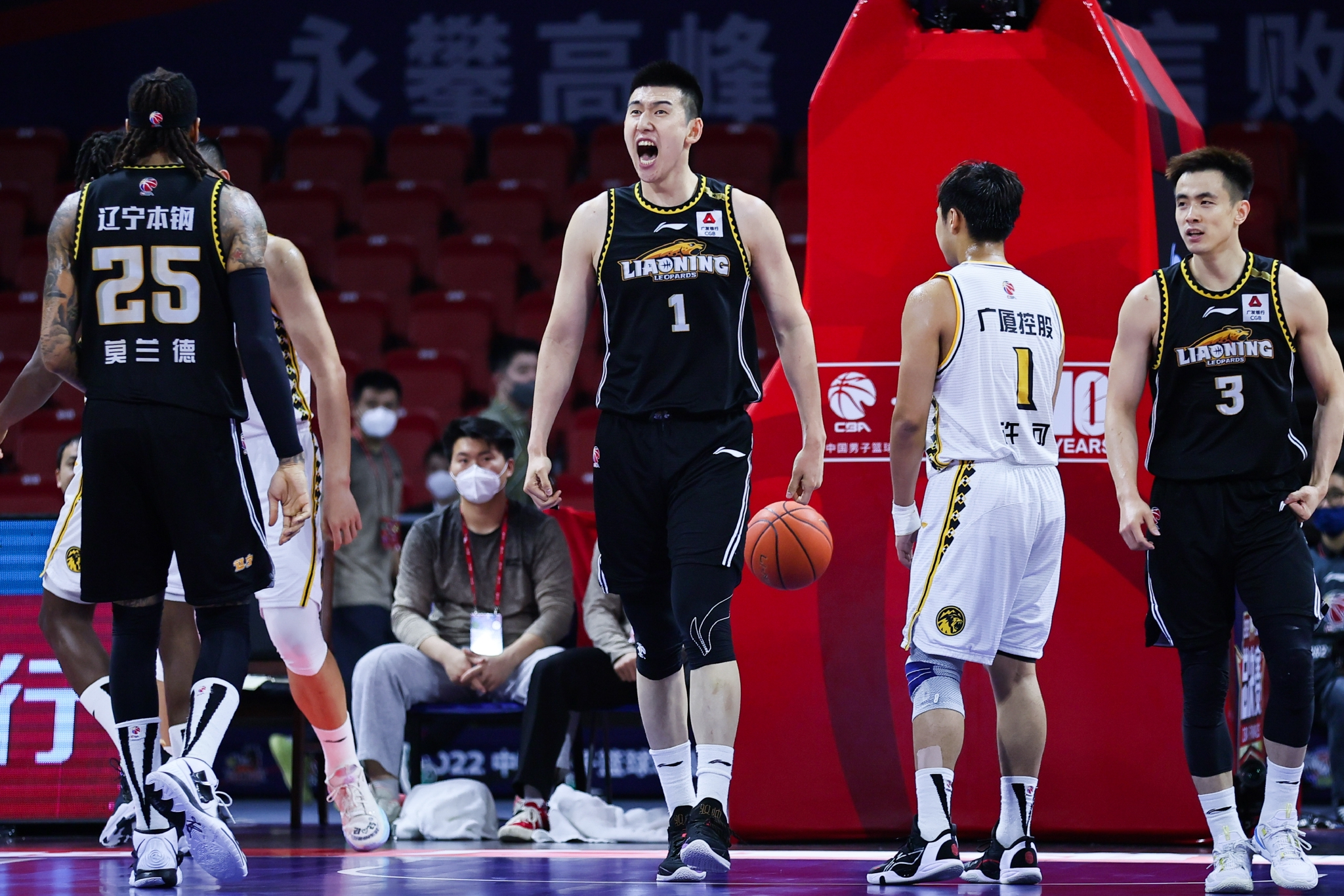 宁夏男篮在比赛中勇气十足，夺得比赛