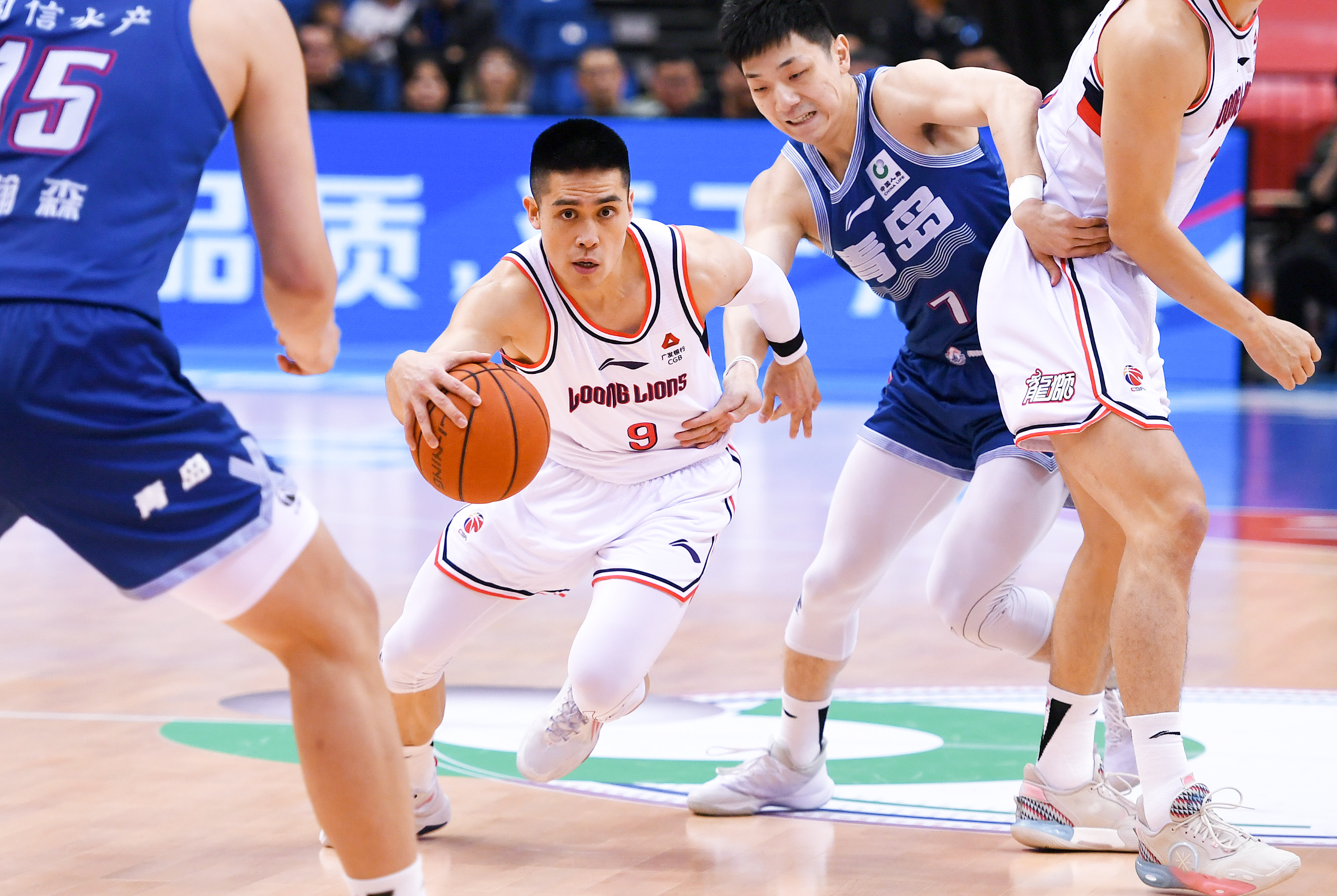 CBA联赛助力中国篮球事业迅速蓬勃发展的简单介绍