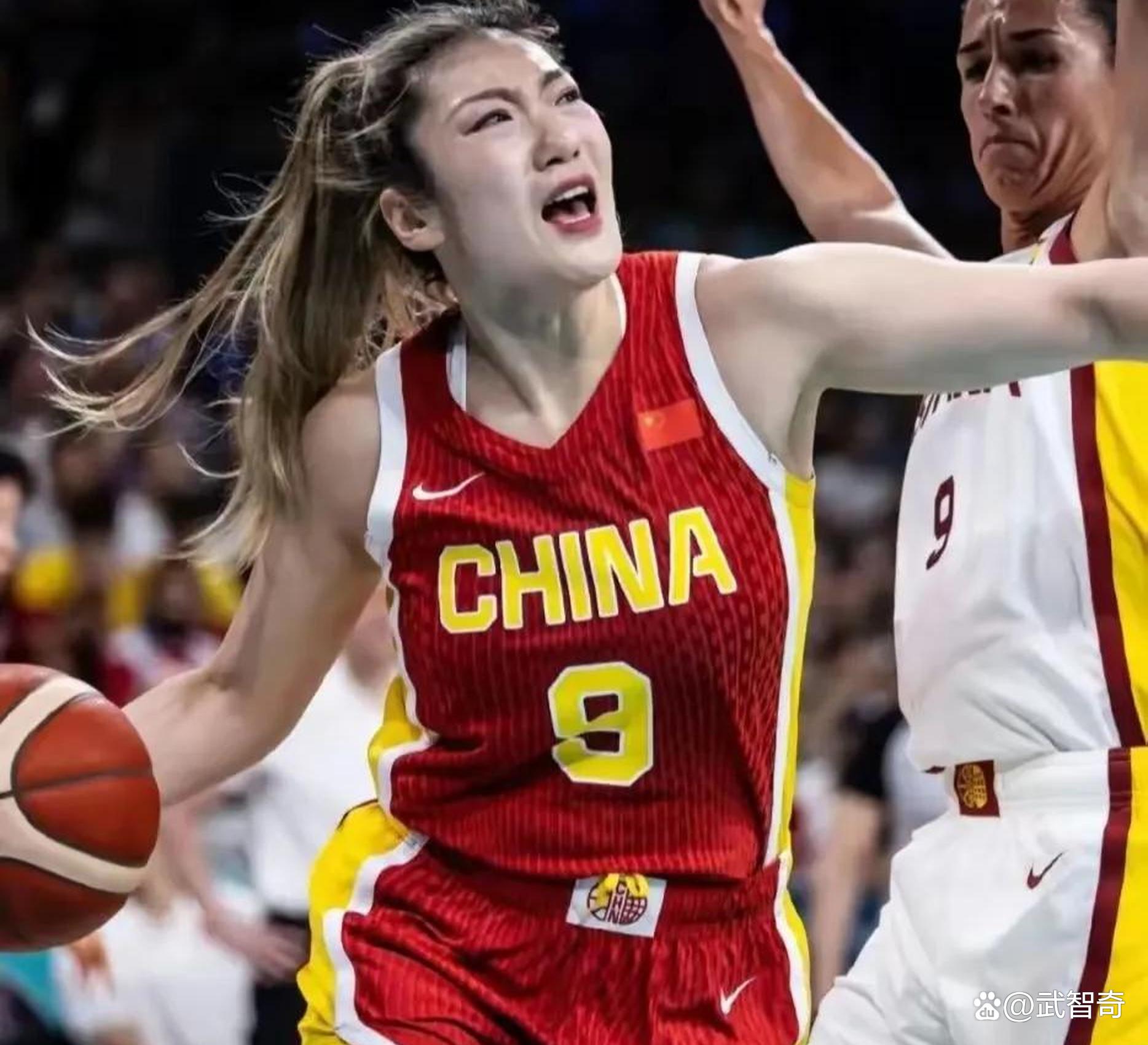 女子篮球中国队战胜对手，提前锁定小组第一名