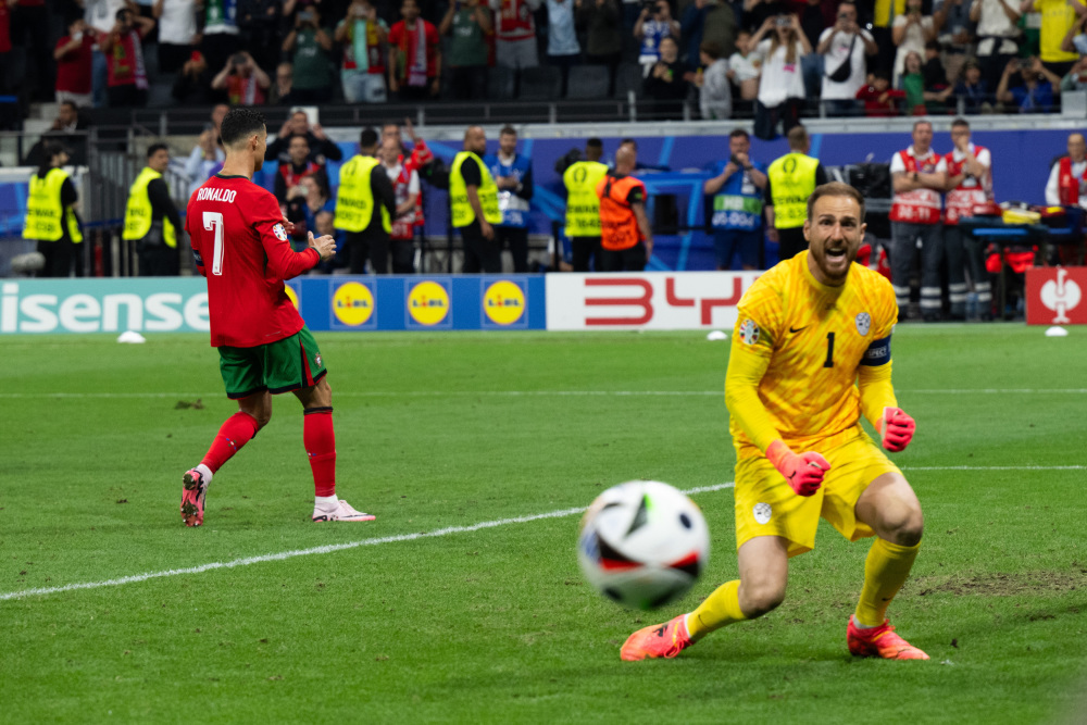 欧洲杯附加赛:葡萄牙点球战胜俄罗斯,晋级 欧洲杯附加赛:葡萄牙点球战胜俄罗斯,晋级