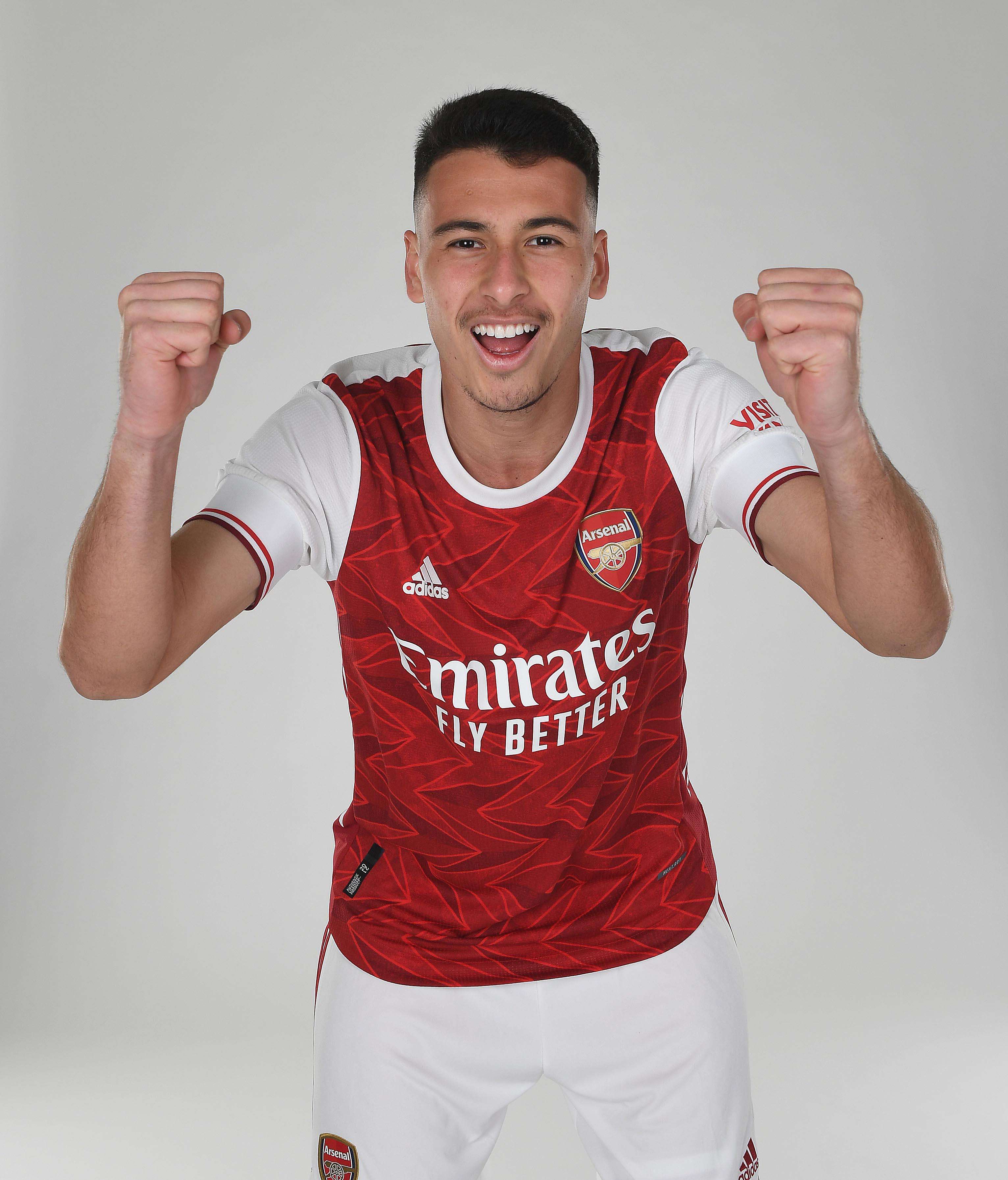 阿森纳签下青年新星，未来可期