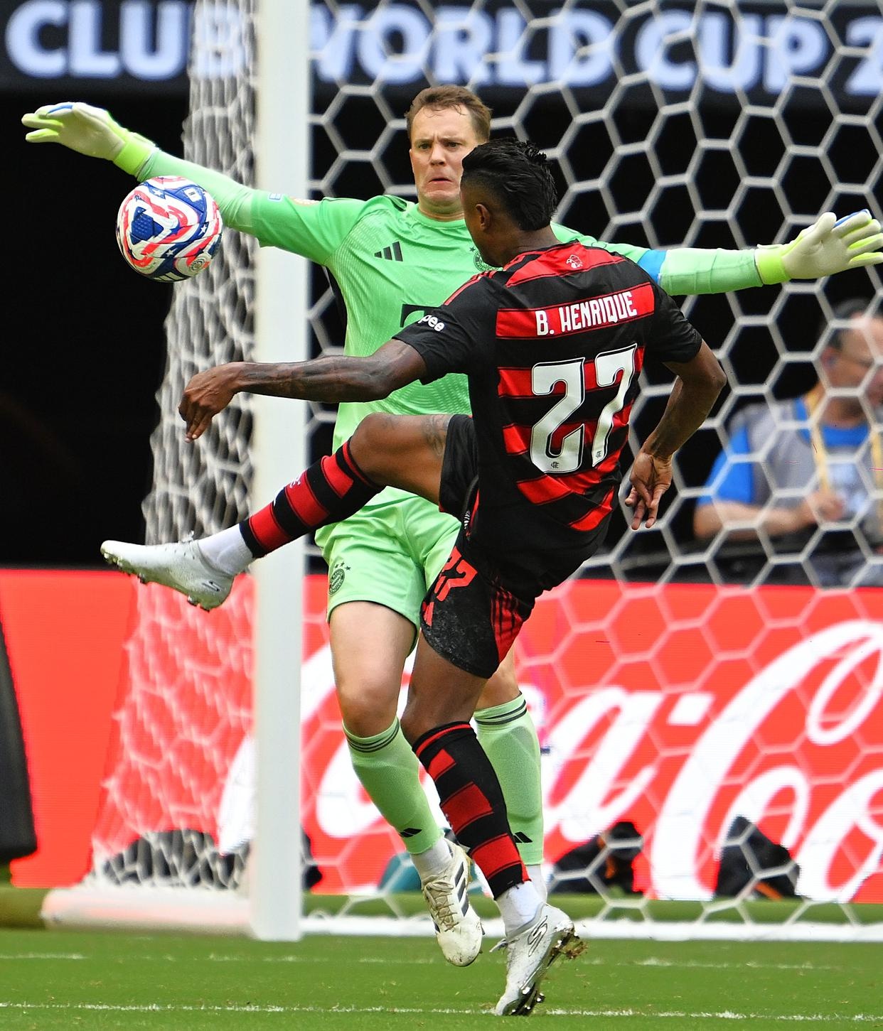 包含拜仁遭受惨败，无缘晋级下一轮比赛的词条