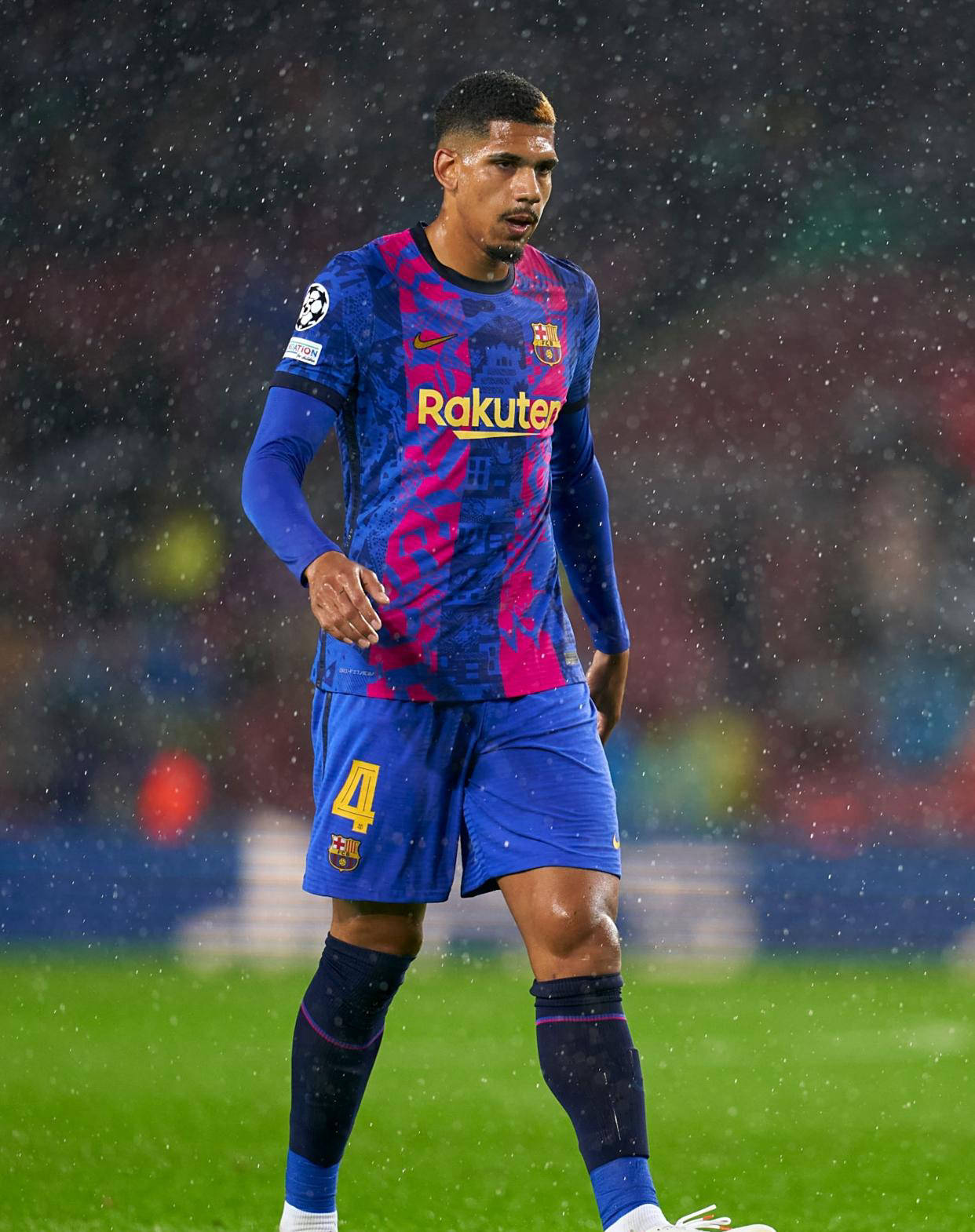 九游平台-曼城防线漏洞百出，主帅调整后效果立现的简单介绍